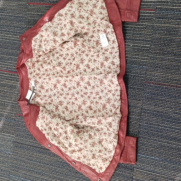 Red KUT from the Kloth vegan leather jacket. Size Large. New - Picture 5 of 7